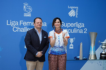Díaz Ayuso felicita al Baloncesto y Voleibol de Leganés por ascender
