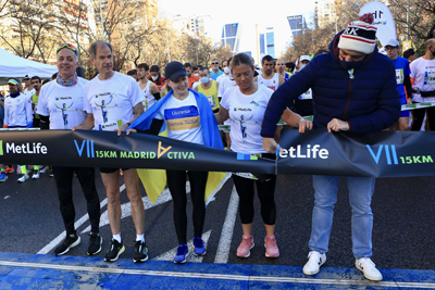 La VII 15 Km MetLife Madrid Activa homenajeó a Abel Antón y a Ucrania