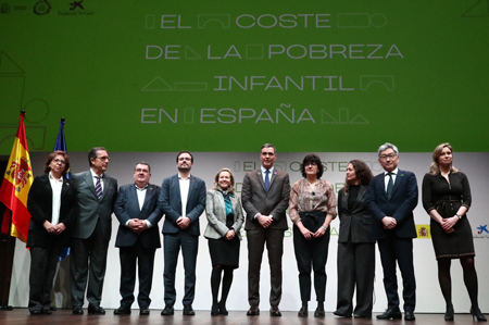 Pedro Sánchez presentó el informe del coste de la pobreza infantil 