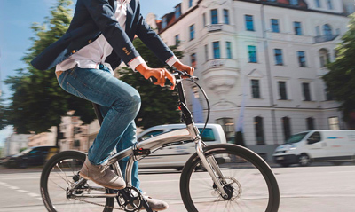 Los beneficios de la bici eléctrica y la convencional son comparables